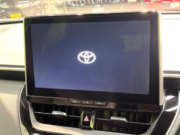 【10.5インチナビ】高級感とインパクトのある大画面ナビを装備。各種オーディオ操作はもちろん、スマホ連携もできる利便性の高いナビです♪