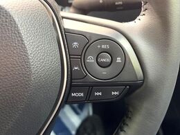 【レーダークルーズコントロール】高速道路での長距離走行が楽に！！自動で速度を保つクルーズコントロールが、衝突軽減システムと連携し、前方の車両を感知して車間を保つように速度調節してくれます！！