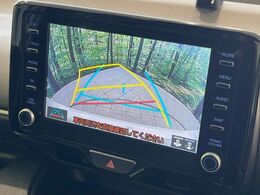 【バックカメラ】駐車時に後方がリアルタイム映像で確認できます。大型商業施設や立体駐車場での駐車時や、夜間のバック時に大活躍！運転スキルに関わらず、今や必須となった装備のひとつです！