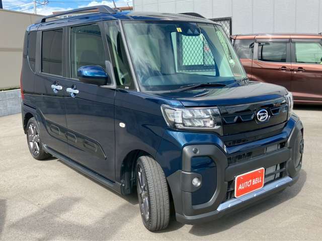 ご納車前には、徹底した内外装のクリーニングを心がけております。