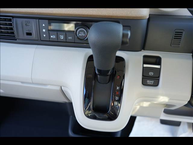 万が一の事故レッカーや、車検も土日もOKな1時間車検と皆様のニーズにお応えします！代車も40台以上完備で事故や故障も即時対応致します。