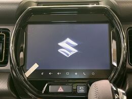 【メーカー純正ナビ】インテリアに溶け込むスタイリッシュな「専用設計」メーカーナビを装備♪視認性や操作性など基本性能にも優れ、より上質なカーライフをお楽しみいただけます。