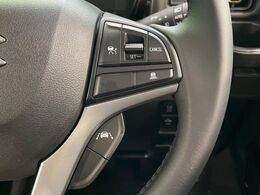 【アダプティブクルーズコントロール】高速道路での長距離走行が楽に！！自動で速度を保つクルーズコントロールが、衝突軽減システムと連携し、前方の車両を感知して車間を保つように速度調節してくれます！！