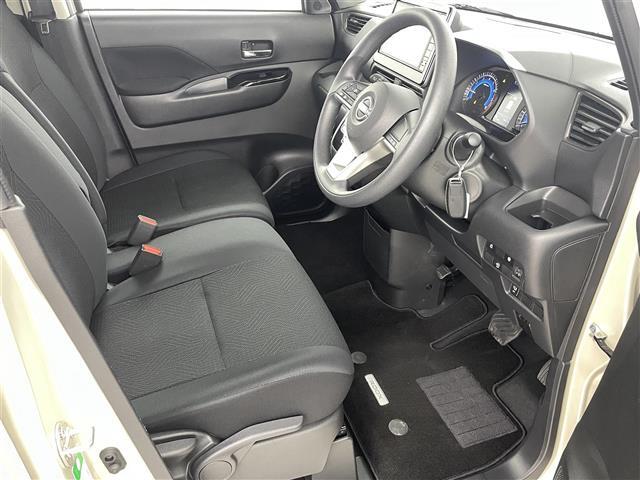 気になる車はすぐにお問い合わせください！画面右側の0066から始まる無料ダイヤルからお問い合わせ下さい！専門スタッフがお車のご質問にお答えいたします！