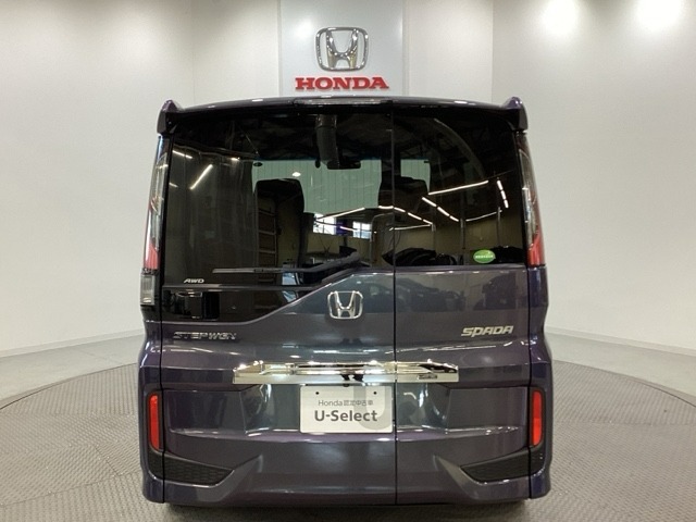 【Honda認定中古車 U-Select】　は3つの安心をお約束します。　1　Hondaのプロが整備した安心。 2　第三者機関がチェックした安心。　3　購入後もHondaが保証する安心。