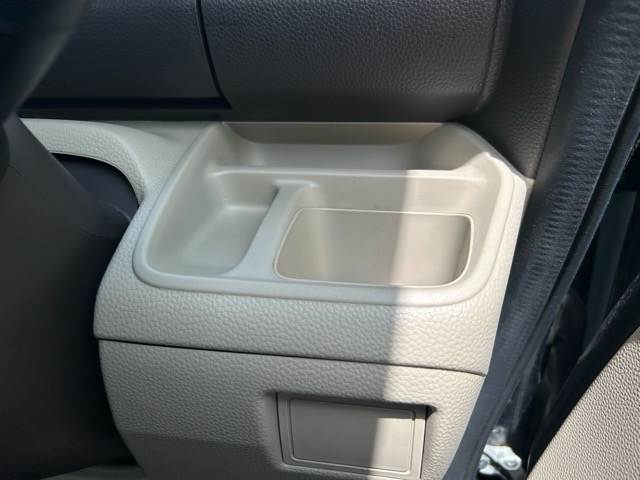 運転席のドリンクホルダーになります！