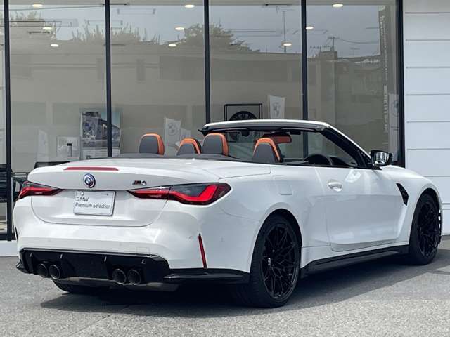 BMWを熟知したメカニックによる、360度の納車前点検。ドイツ本国と同様の教育・訓練を受けたメカニックが徹底的に点検、整備した後にお客様にお引渡しします。