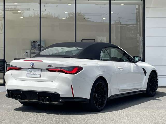サービスにはドイツ本国と同様に教育と訓練を受け、BMWを知り尽くした「マイスターメカニック」が数多く在籍しております。納車前点検整備で、お客様に安心と安全をお届けいたします。