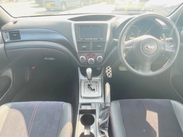 グループ総在庫数約￥30，000台！！全国の系列店からメーカー・車種問わずご紹介出来るので、あなたにピッタリのお車が見つかるはずです♪まずはお問い合わせ下さい☆