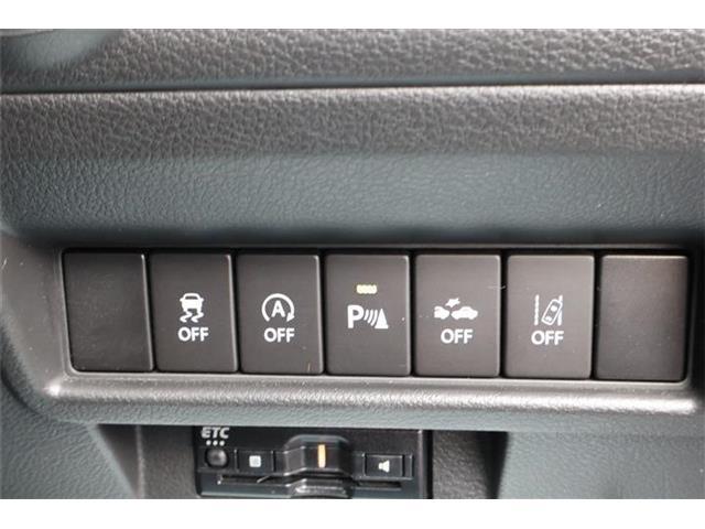 パーキングセンサー付で、車庫入れも駐車もラクラクです。