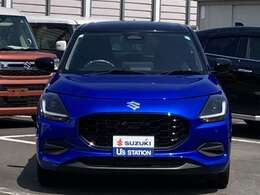 フロントボディー周辺に衝撃吸収構造を採用し、万一の衝突時に、歩行者の頭部だけでなく脚部へのダメージ軽減を図ります