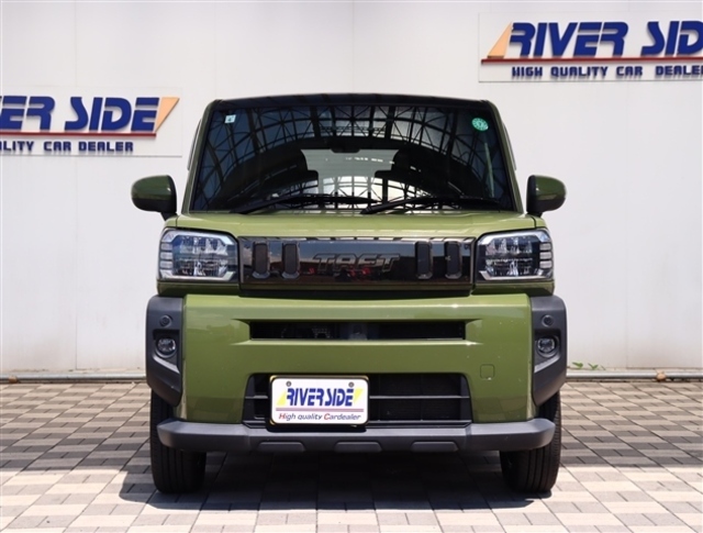 【車屋】として、長く車業界に従事した経験豊富なスタッフが多数在籍しております。
