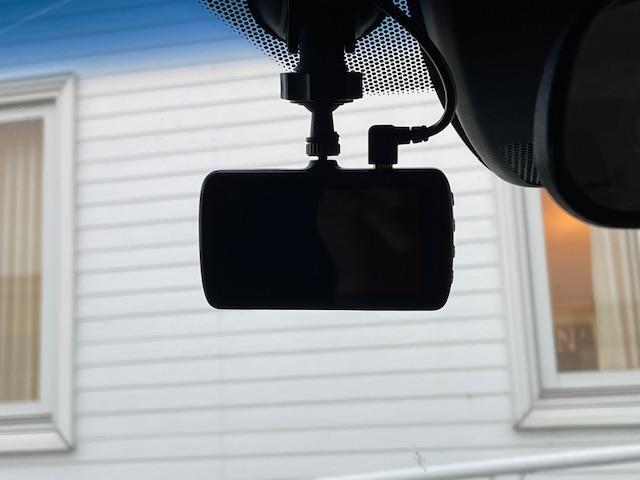 『運転中の記録を残します。事故などを起こした起こされた時の証拠を残します。』