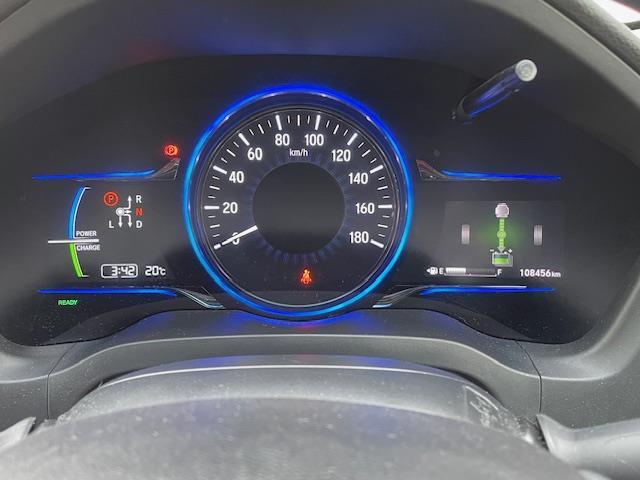 メーターまわりも鮮やかに照らし出され、デザイン、安全性ともにバッチリですね♪