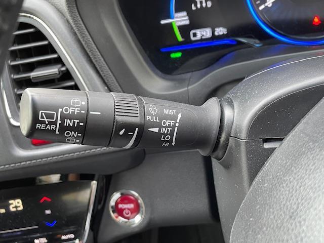 快適なドライブを楽しむための機能が装備されています！運転席から触れるので、使いやすいです！