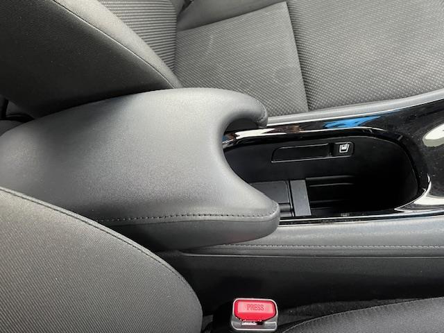 快適なドライブを楽しむための機能が装備されています！運転席から触れるので、使いやすいです！