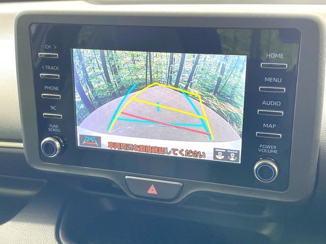 【バックカメラ】駐車時に後方がリアルタイム映像で確認できます。大型商業施設や立体駐車場での駐車時や、夜間のバック時に大活躍！運転スキルに関わらず、今や必須となった装備のひとつです！