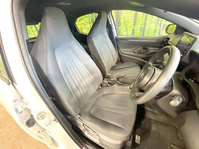 運転席シート廻りは使用感も少なく、良好な状態となっています。丁寧に使われていたことがよくわかりますね。