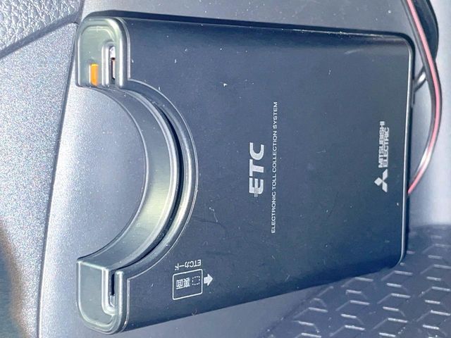 【ETC】高速道路の料金所をストレスなく通過！話題のスポットやサービスエリアに多い「スマートIC」利用時は必須のアイテムです。当店でセットアップを実施、ご納車当日からすぐにご利用いただけます！