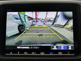【バックモニター】後ろのカメラの映像をモニターに映し出すことができます！後方の見えない死角や、障害物との距離感をしっかり確認することができます！駐車が苦手な方におすすめです。