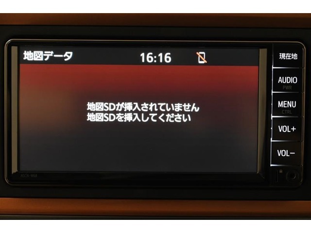 純正SDナビゲーションです。（NSCN-W68）　初めて行く場所も道に迷うことなく安心です。