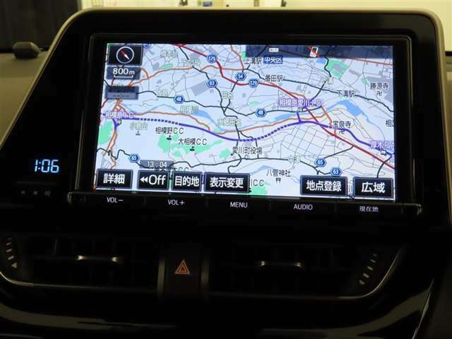 トヨタ純正ナビ装備！地図描写は文字も道もクリアで見やすく、滑らかに表示します。これさえあればもう道に迷わないですみますね♪フルセグで地上波デジタル放送TVもバッチリ綺麗に見れちゃいます♪