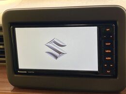 【純正ナビ】人気の純正ナビを装備。オーディオ機能も充実しており、Bluetooth接続すればお持ちのスマホやMP3プレイヤーの音楽を再生可能！毎日の運転がさらに楽しくなります！！