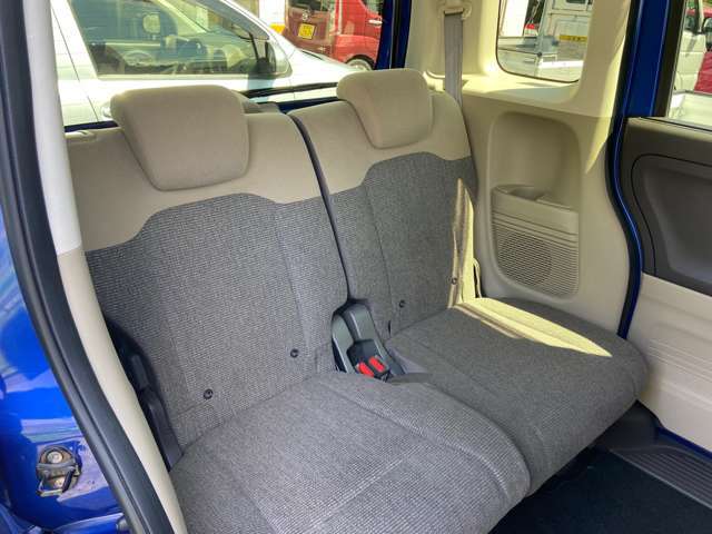 整備はその車種の不具合が発生しそうな部分を重点的に点検し、納車後本当にトラブルが発生しないように日々点検中です♪