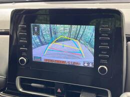 【バックカメラ】駐車時に後方がリアルタイム映像で確認できます。大型商業施設や立体駐車場での駐車時や、夜間のバック時に大活躍！運転スキルに関わらず、今や必須となった装備のひとつです！