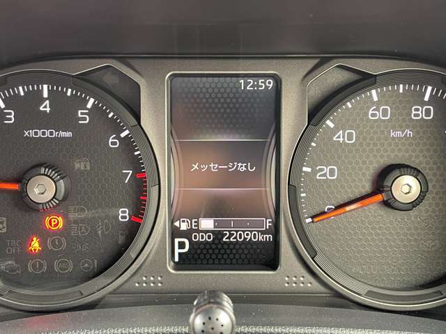 【スピードメーター】メーターがシンプルで見やすく運転しやすいですね！
