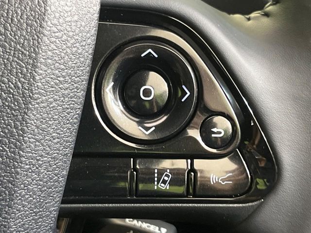 【トヨタセーフティセンス】走行中に前方の車両等を認識し、衝突しそうな時は警報とブレーキで衝突回避と被害軽減をアシスト。より安全にドライブをお楽しみいただけます。