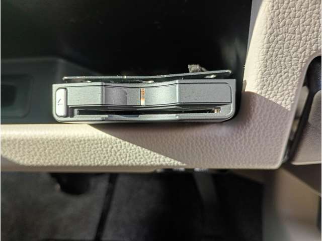 ETCです！！高速道路がノンストップ・キャッシュレスでスイスイ行けちゃいます♪料金もお得になるので、ぜひ遠出しちゃってください！！