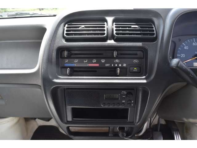 中古車の購入は何かと不安があるかと思います。少しでも気になることがあればお気軽にご連絡ください！メールでもお電話でも皆様からのお問い合わせ心よりお待ちしております♪
