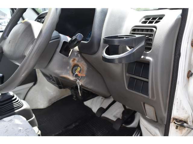 中古車の購入は何かと不安があるかと思います。少しでも気になることがあればお気軽にご連絡ください！メールでもお電話でも皆様からのお問い合わせ心よりお待ちしております♪