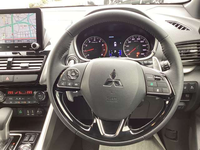 運転者にとっては日々使用することとなる運転席です。運転席が快適だと運転に集中することができますね。