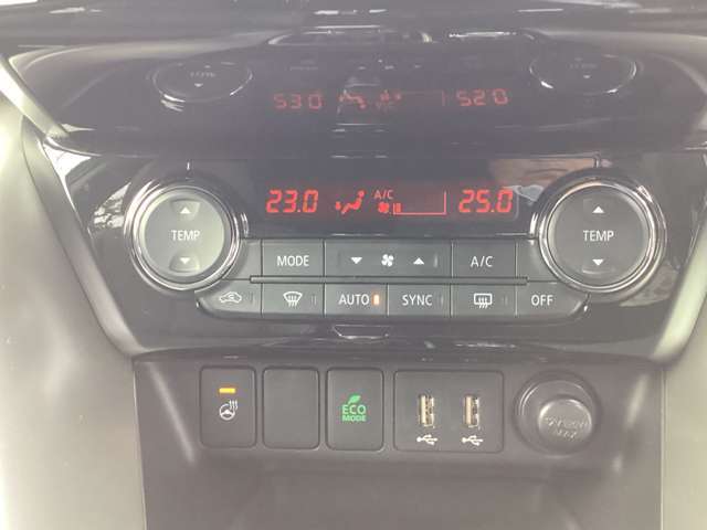 左右独立の温度設定のフルオートエアコンで快適室内に！