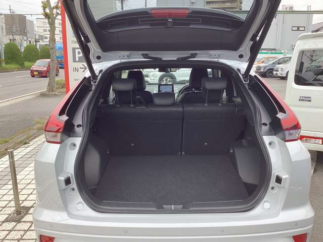 日常のお買い物には充分なラゲッジスペース◆◇積み下ろしもラクラクでショッピングに役立ちます。