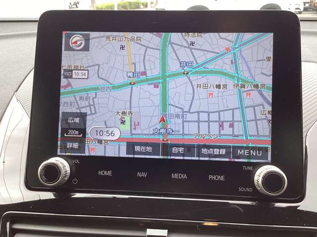 純正ナビゲーションです☆ワイドで明るい液晶画面、簡単な操作方法、多機能ナビゲーション。知らない街でも安心です。