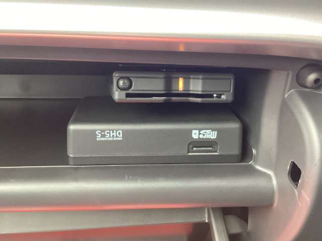 ETCも装備！高速道路の料金所もスイスイ通過◇ロングドライブの必需品です♪深夜、休日などの割引もありお得です。