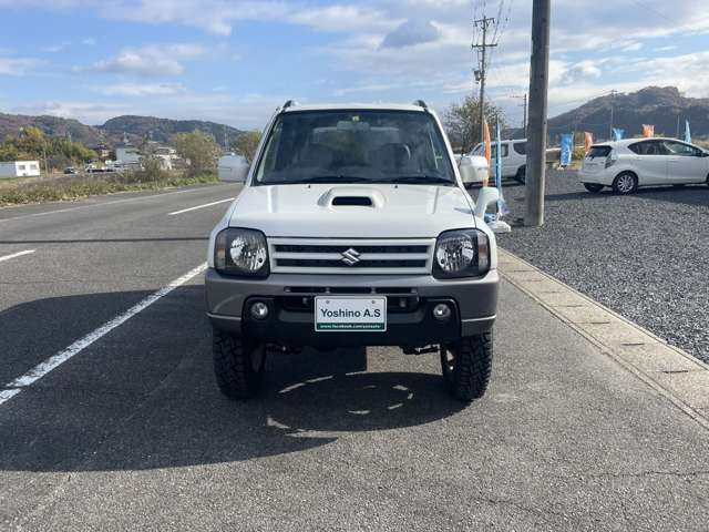 自動車整備士資格取得後25年以上自動車整備に携わってきた店主が営む店です。店主が厳選して仕入れた車を納得いくまで整備・清掃等を行います