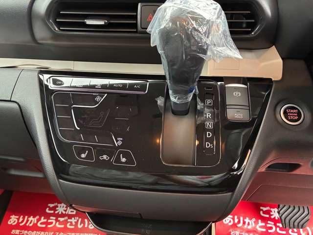 傷、へこみなども含めしっかりと車の状態をお伝えします。誠実な説明こそが安心してご購入いただくための重要ポイントだと考えております。