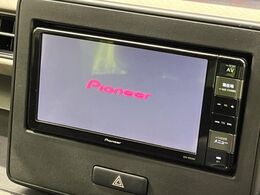【フルセグTV付ナビゲーション】使いやすいナビで目的地までしっかり案内してくれます。各種オーディオ再生機能も充実しており、お車の運転がさらに楽しくなります！！
