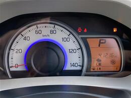 【スピードメーター】『スピードメーター』の画像になります。メーターがシンプルで見やすく運転しやすいですね！