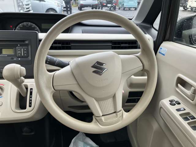 シンプルで操作がしやすいお車です！！