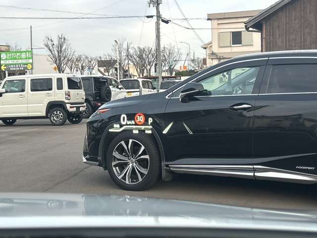 当店は新車、高年式特選中古車常時在庫50台以上！！アルファード、ヴェルファイア、VOXYなど国産オールメーカーお取り扱いございますので、在庫の有無の確認や気になる点があればお気軽にお問合せ下さい！！