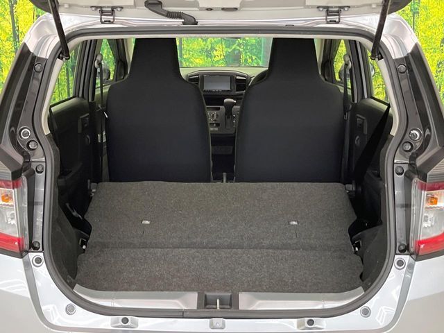 普段のお買い物や通勤、送迎等に十分な荷室スペースを確保しております。セカンドシートを倒すと、大きな荷物の積載も可能です♪