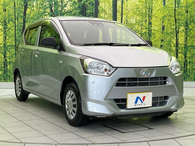 大好評のボディコーティング「弾スプラッシュコート」もご納車までに施工可能。通常のガラスコートと異なる、耐久年数6年の無機質ガラスコーティングが、ボディをキレイな状態に保ってくれます。