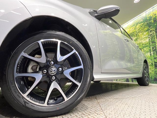 【純正16インチアルミホイール】外観にマッチした純正アルミホイールを装着しております。各種社外アルミホイールや、スタッドレスタイヤも取扱いしております。是非ご相談ください♪