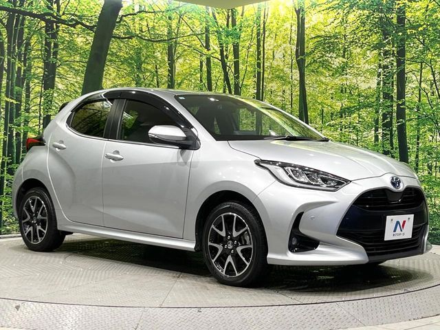 高透明度のガラス皮膜で撥水はもちろん、上質なツヤ・光沢を実現。紫外線や酸性雨から大切な愛車を保護し、色あせ・劣化を防止。「弾スプラッシュコート」、「弾プリミッサコート」からお選びいただけます。