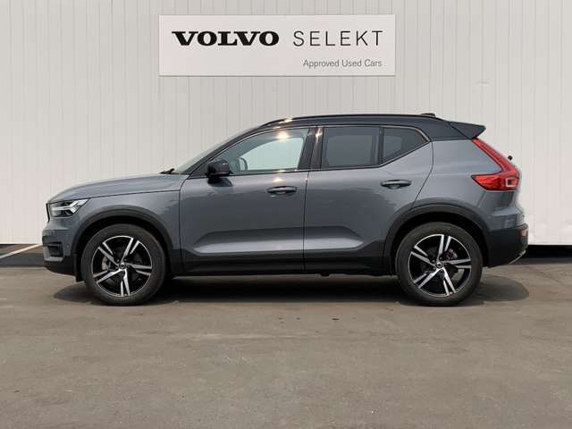 ◆サイド/流麗なプロポーションはVOLVO車の真骨頂。「美しいものと共にありたい」というオーナーの願いを満たします